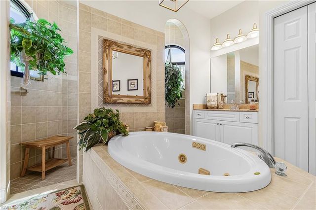 3712 SW 11th PL, Cape Coral, FL 33914