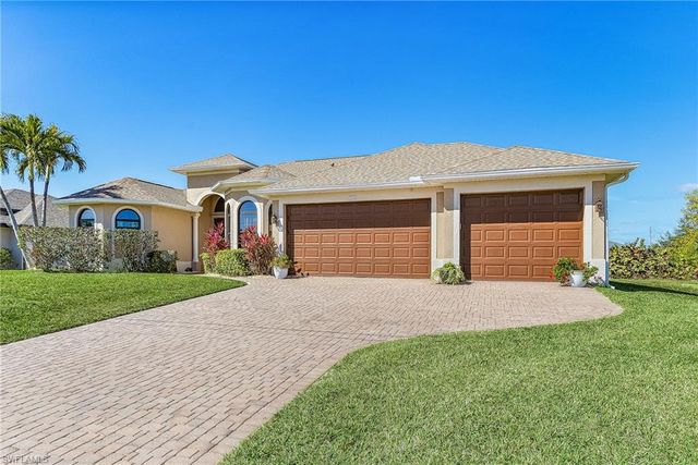 3712 SW 11th PL, Cape Coral, FL 33914