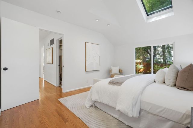 19 Farm Road, Los Altos, CA 94024