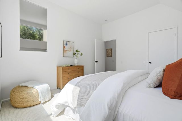 19 Farm Road, Los Altos, CA 94024