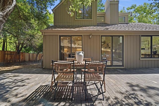 19 Farm Road, Los Altos, CA 94024