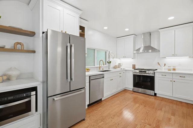19 Farm Road, Los Altos, CA 94024