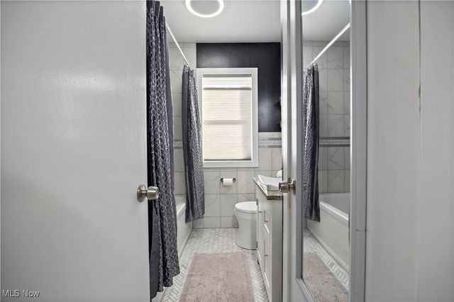 2446 Walter Road, Westlake, OH 44145