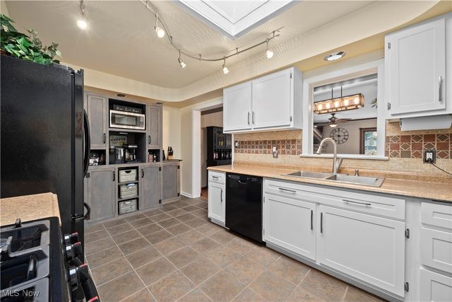 2446 Walter Road, Westlake, OH 44145