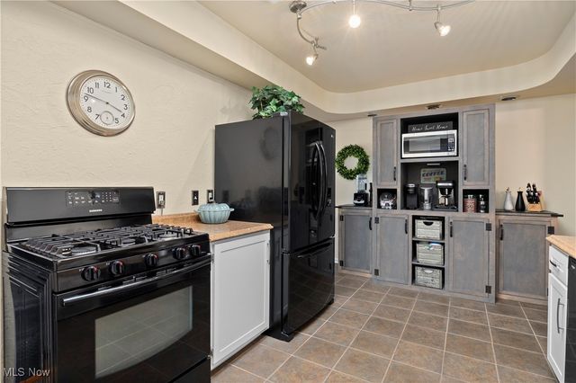 2446 Walter Road, Westlake, OH 44145