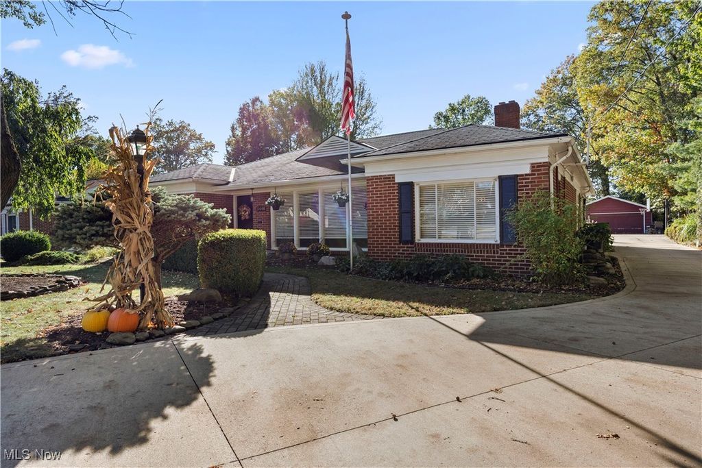 2446 Walter Road, Westlake, OH 44145