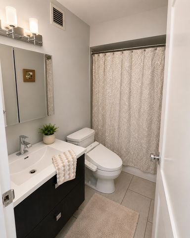 20 N Tower Road 10M, Oak Brook, IL 60523