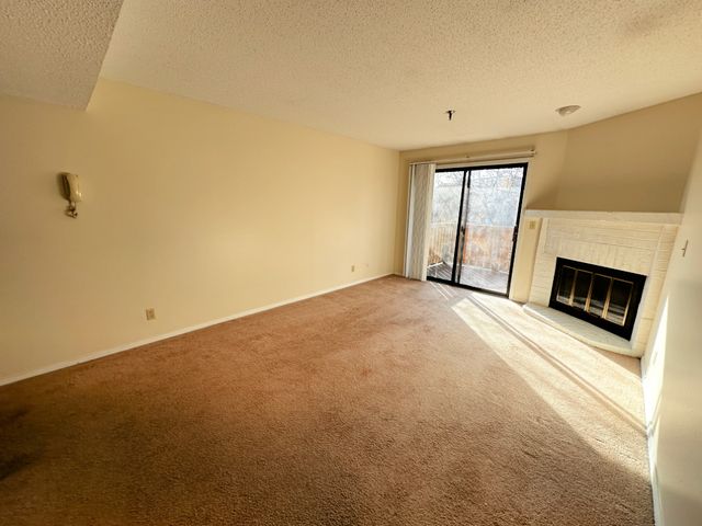 1340 Brook Street M, St. Charles, IL 60174