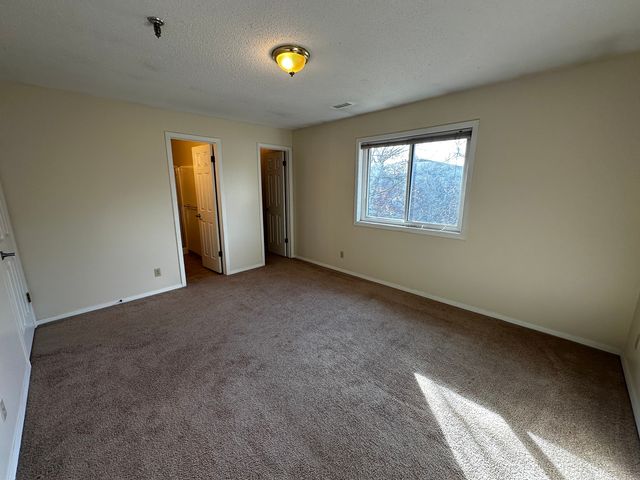 1340 Brook Street M, St. Charles, IL 60174