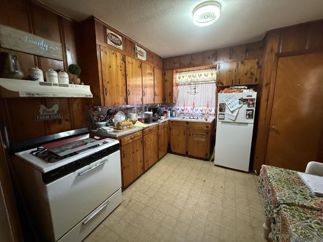 2540 Groom Rd, Baker, LA 70714