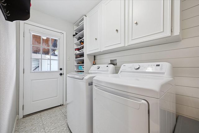 9710 Bob White Drive, Houston, TX 77096