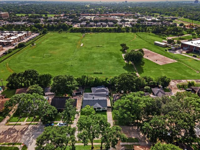 9710 Bob White Drive, Houston, TX 77096