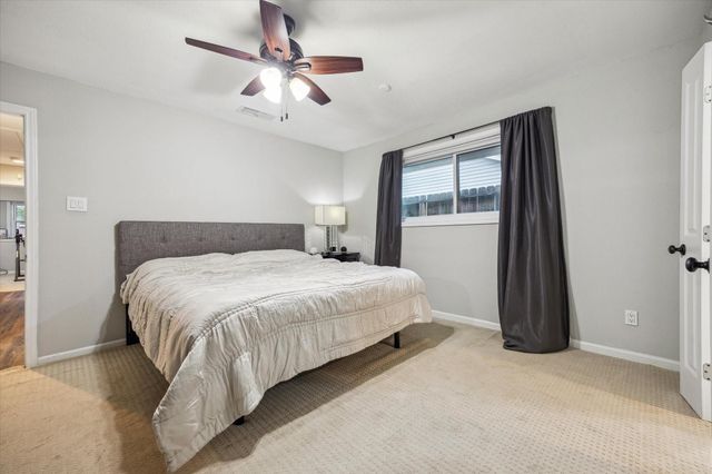 9710 Bob White Drive, Houston, TX 77096