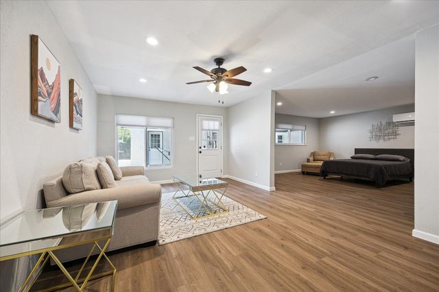 9710 Bob White Drive, Houston, TX 77096
