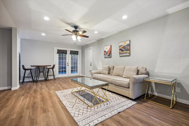 9710 Bob White Drive, Houston, TX 77096