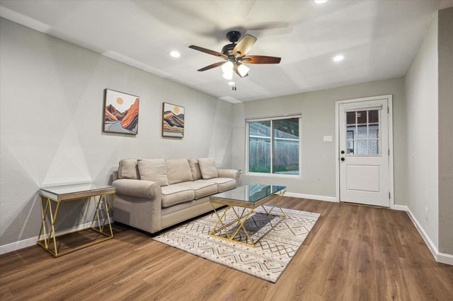 9710 Bob White Drive, Houston, TX 77096