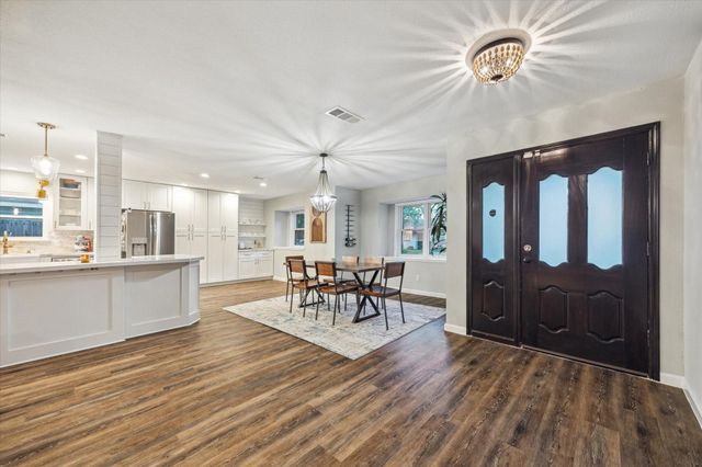 9710 Bob White Drive, Houston, TX 77096