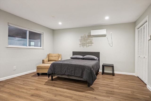 9710 Bob White Drive, Houston, TX 77096