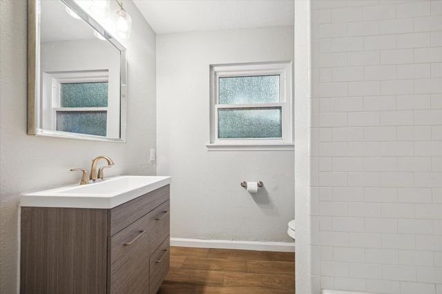 9710 Bob White Drive, Houston, TX 77096