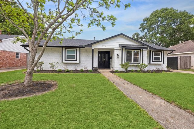 9710 Bob White Drive, Houston, TX 77096