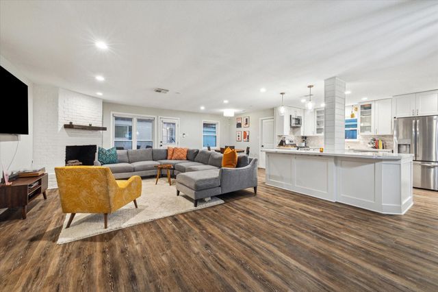 9710 Bob White Drive, Houston, TX 77096