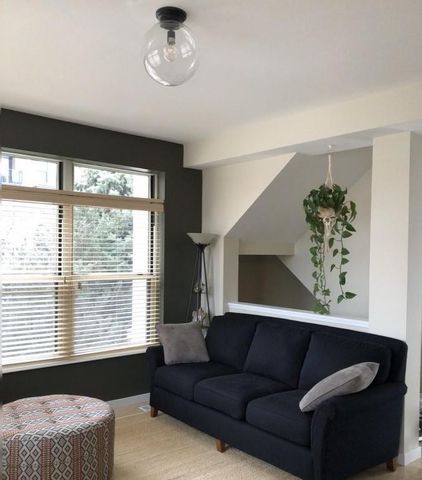 221 NE 1st Avenue 5, Minneapolis, MN 55413