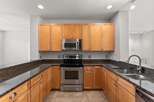 221 NE 1st Avenue 5, Minneapolis, MN 55413