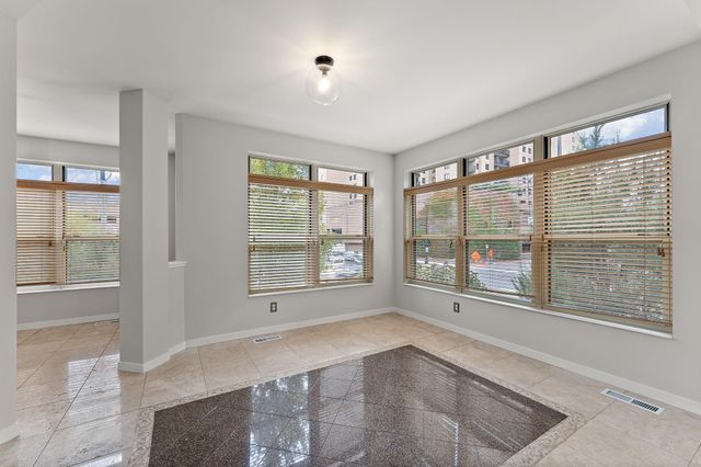 221 NE 1st Avenue 5, Minneapolis, MN 55413