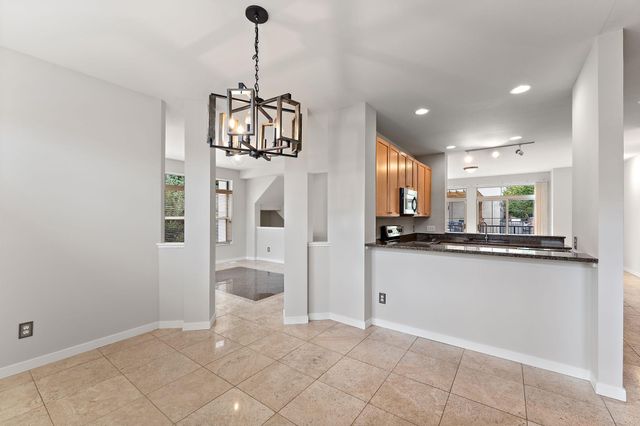 221 NE 1st Avenue 5, Minneapolis, MN 55413