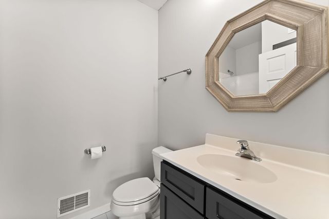 221 NE 1st Avenue 5, Minneapolis, MN 55413