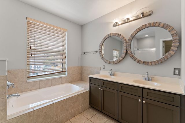 221 NE 1st Avenue 5, Minneapolis, MN 55413