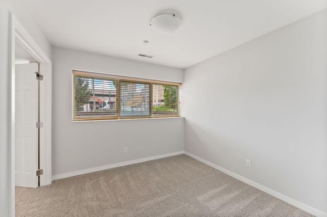 221 NE 1st Avenue 5, Minneapolis, MN 55413