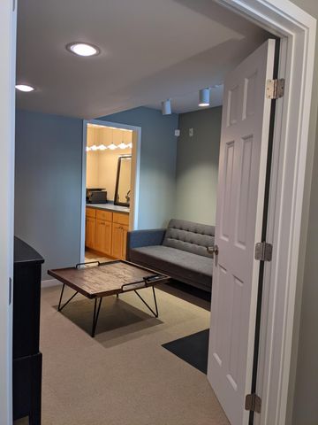 221 NE 1st Avenue 5, Minneapolis, MN 55413