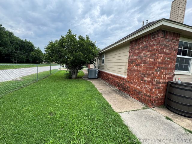 5954 W 43rd Street, Tulsa, OK 74107