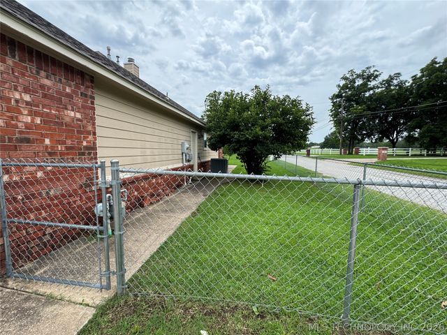 5954 W 43rd Street, Tulsa, OK 74107