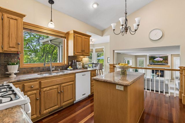 3895 Minnesota Lane N, Plymouth, MN 55446