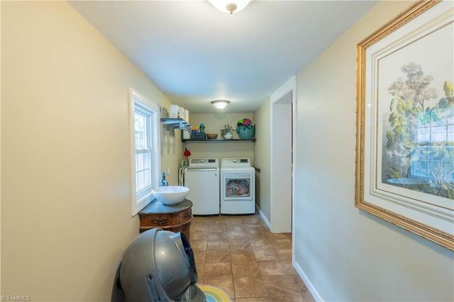 422 Main Street, Dobson, NC 27017