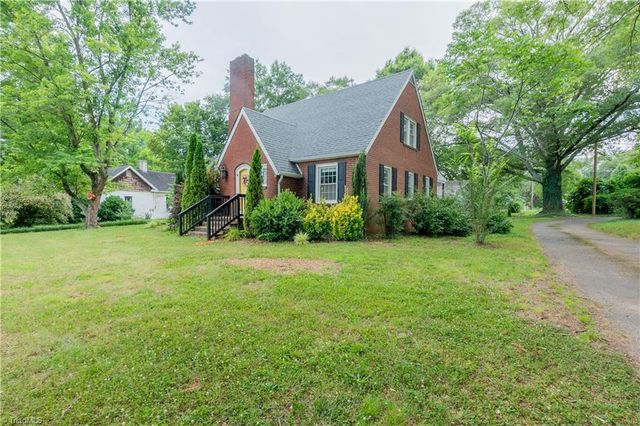 422 Main Street, Dobson, NC 27017