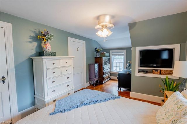 422 Main Street, Dobson, NC 27017