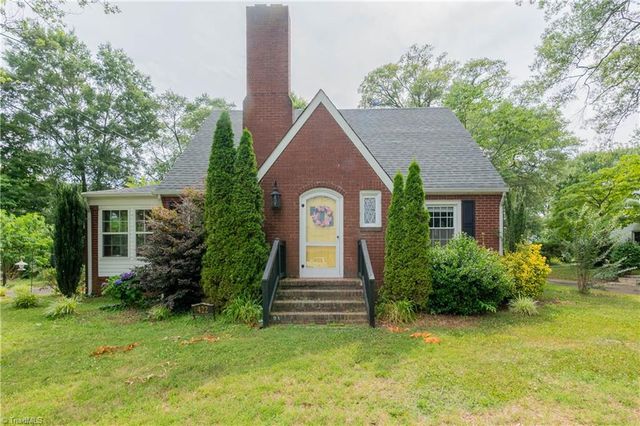 422 Main Street, Dobson, NC 27017
