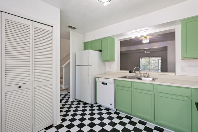 565 GREEN SPRING CIRCLE, Winter Springs, FL 32708