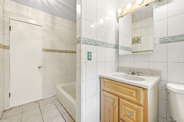 69 Crawford Terrace, New Rochelle, NY 10804