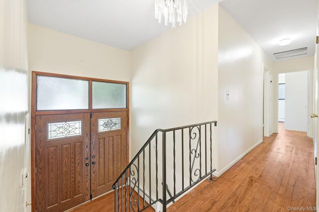 69 Crawford Terrace, New Rochelle, NY 10804