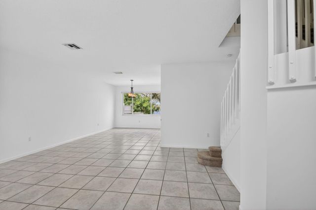 7693 Northtree Way, Lake Worth, FL 33467