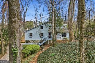 2490 Stoney Brook Lane NE, Marietta, GA 30062