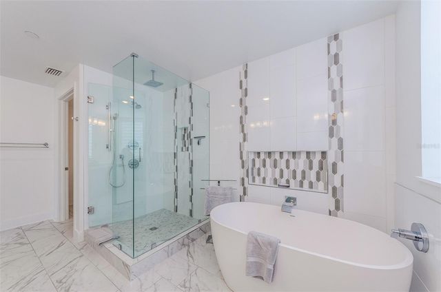 15 AVALON STREET 401, Clearwater Beach, FL 33767
