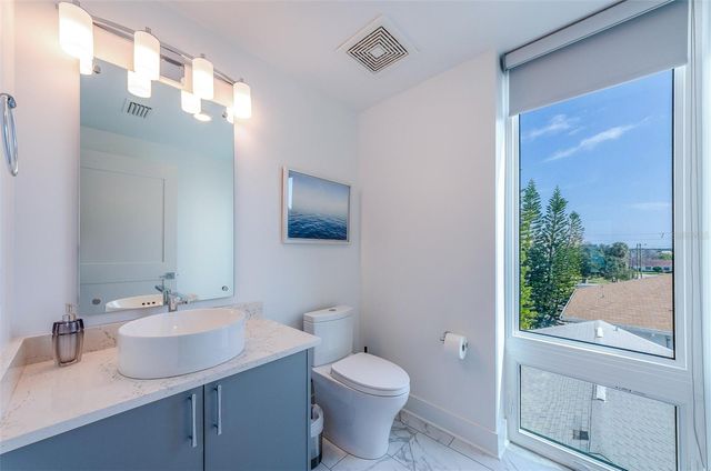 15 AVALON STREET 401, Clearwater Beach, FL 33767