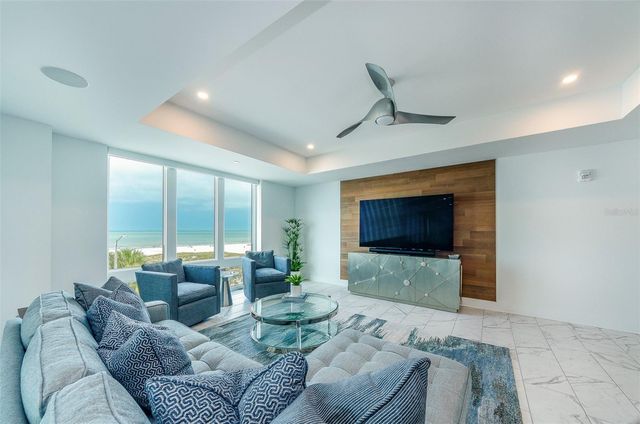 15 AVALON STREET 401, Clearwater Beach, FL 33767