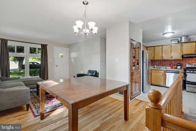 6369 EDSALL RD, Alexandria, VA 22312