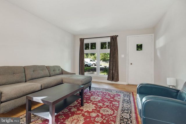 6369 EDSALL RD, Alexandria, VA 22312